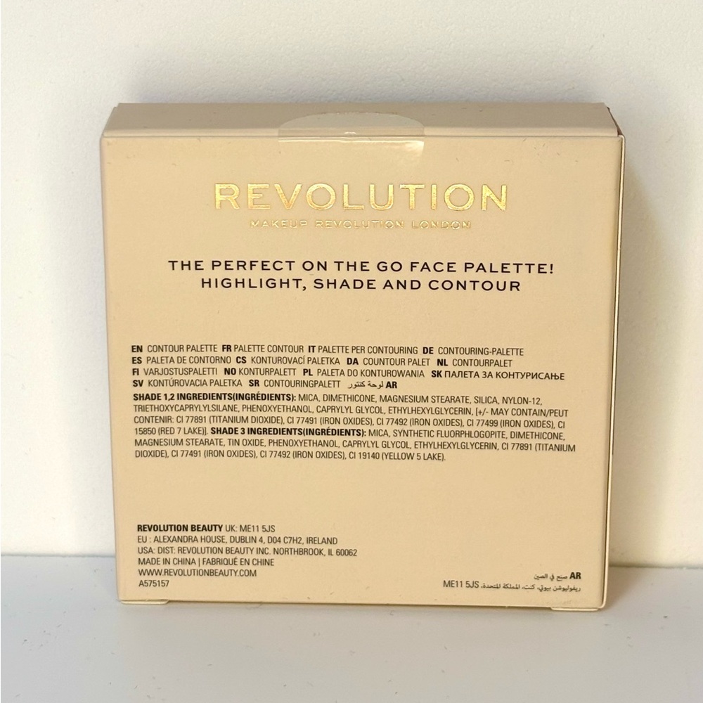 Revolution Contour Powder Compact - Light - Picture 2 of 3